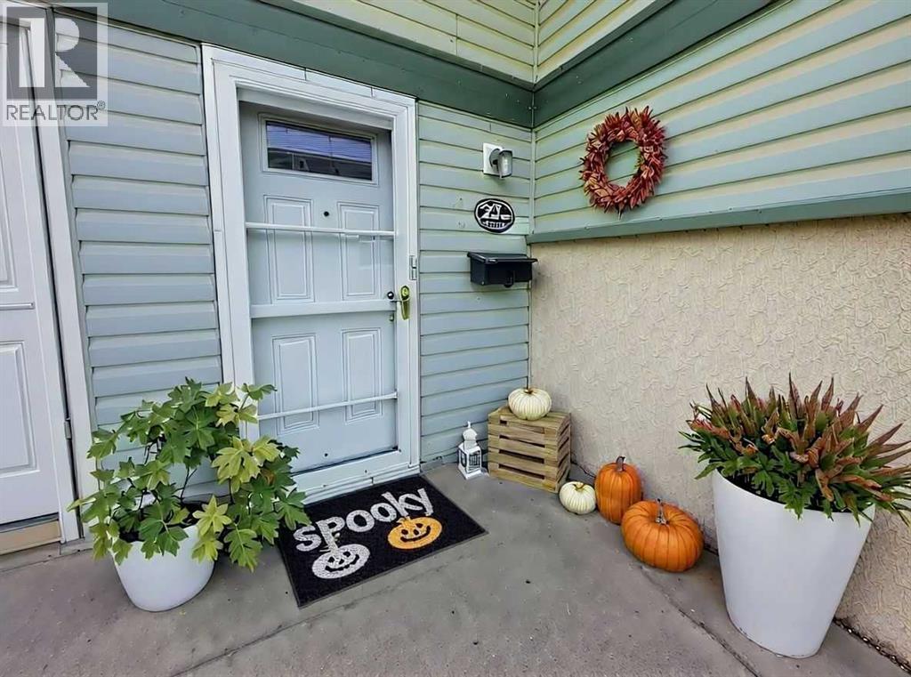 Duplex for Sale in 22A, 333 Braxton Place SW|Calgary, Alberta T2W2E7 3