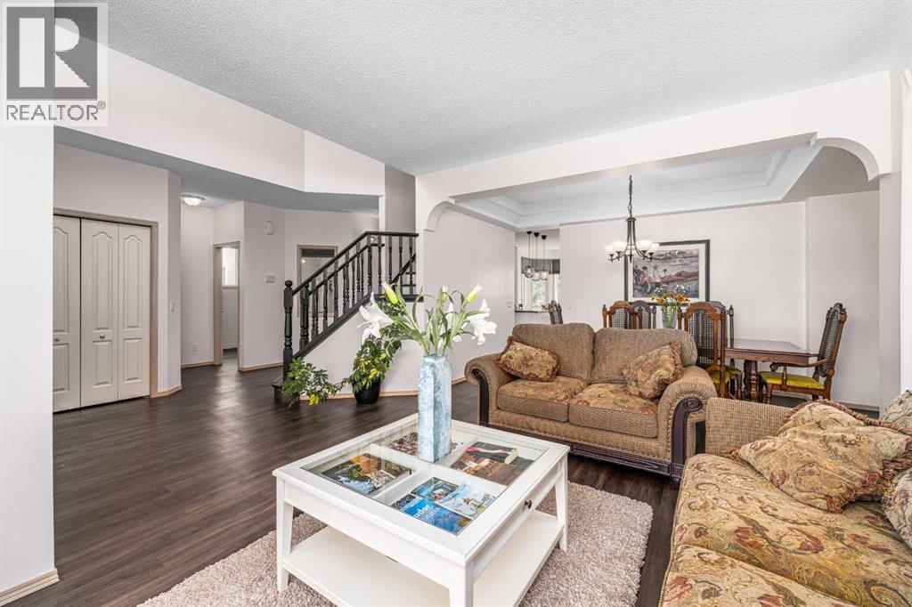 House for Sale in 648 Scimitar Bay NW|Calgary, Alberta T3L2B2 4