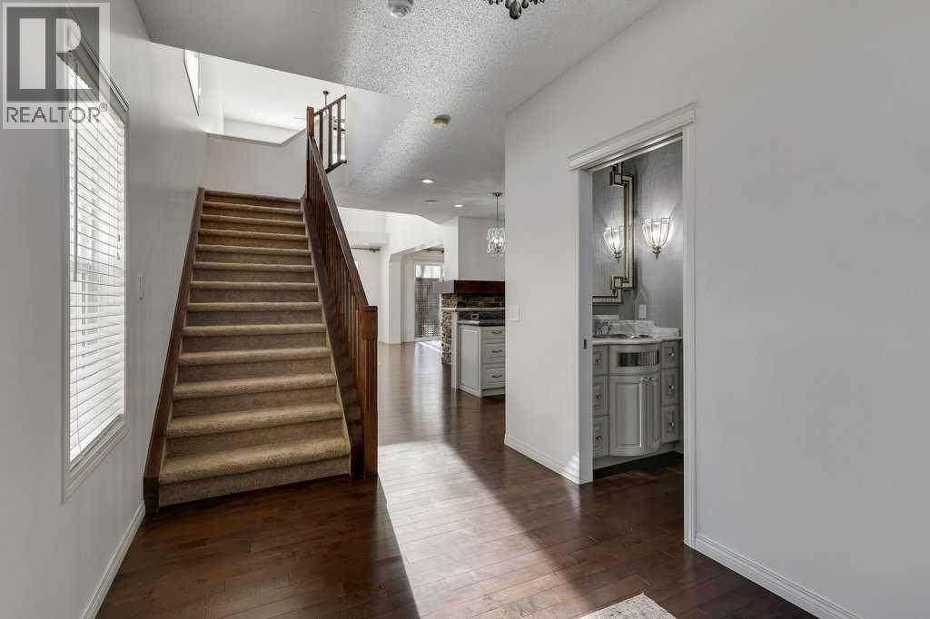 House for Sale in 218 Valley Woods Place NW|Calgary, Alberta T3B6A3 3