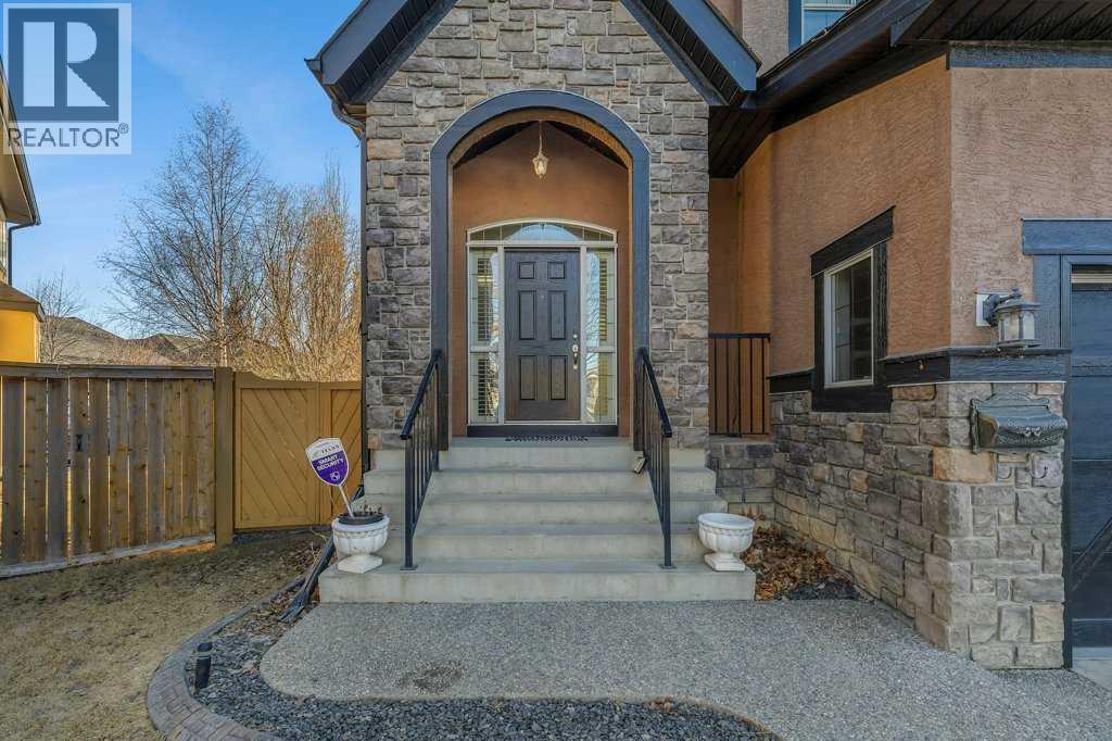 House for Sale in 218 Valley Woods Place NW|Calgary, Alberta T3B6A3 2