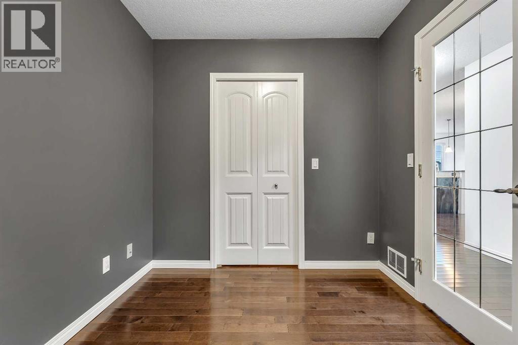 Apartment for Sale in 1202, 175 Panatella Hill NW|Calgary, Alberta T3K0V9 4