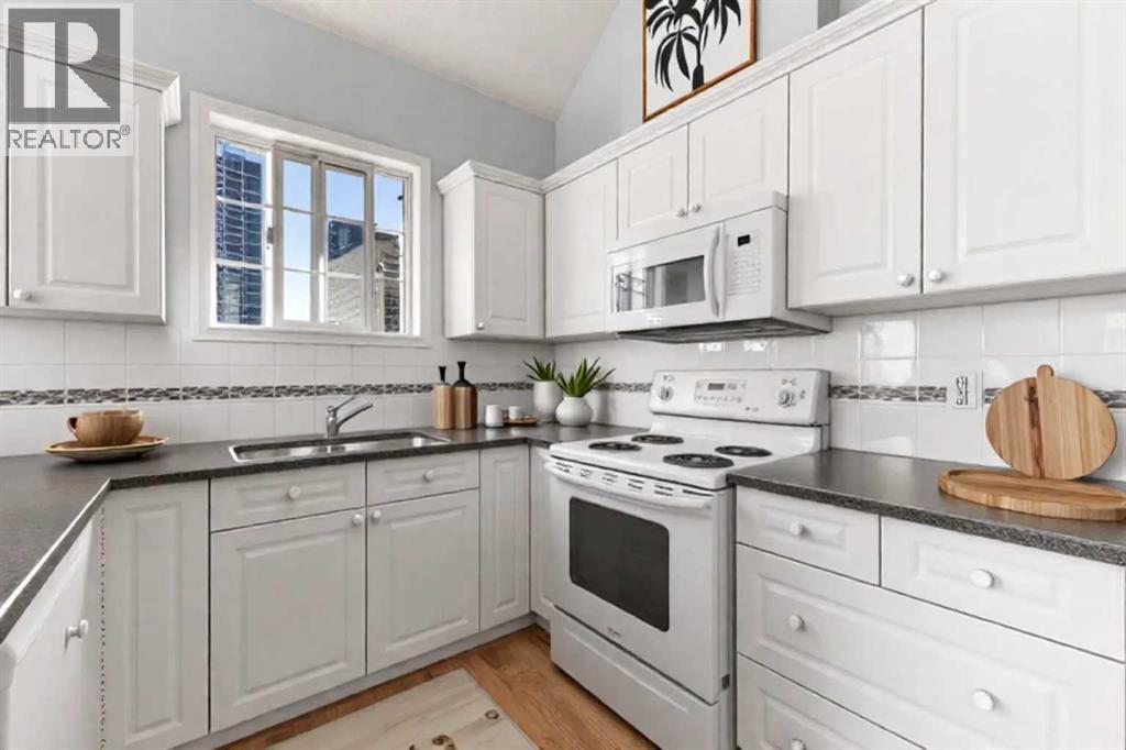 Apartment for Sale in 518, 126 14 Avenue SW|Calgary, Alberta T2R0L9 5