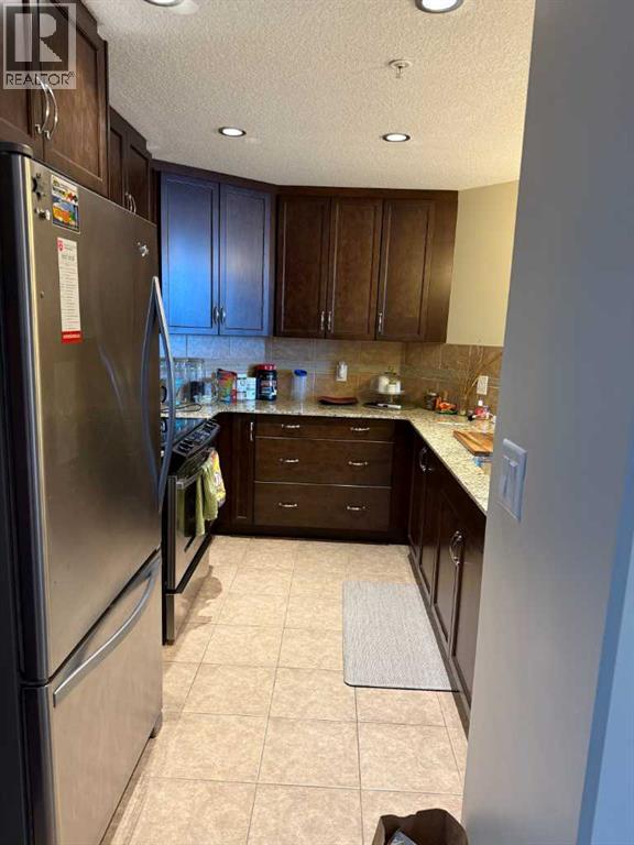 Apartment for Sale in 701, 16 Varsity Estates Circle NW|Calgary, Alberta T3A1W9 5