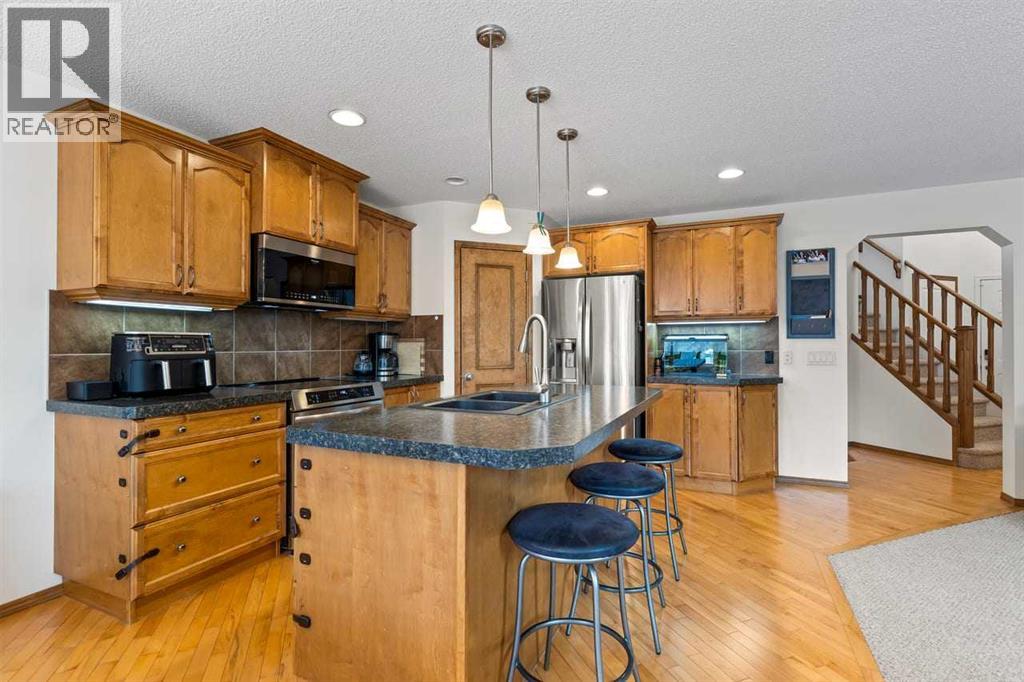 House for Sale in 921 Cranston Drive SE|Calgary, Alberta T3M1E3 5