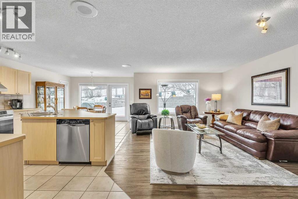 House for Sale in 103 Panamount Crescent NW|Calgary, Alberta T3K5L8 5