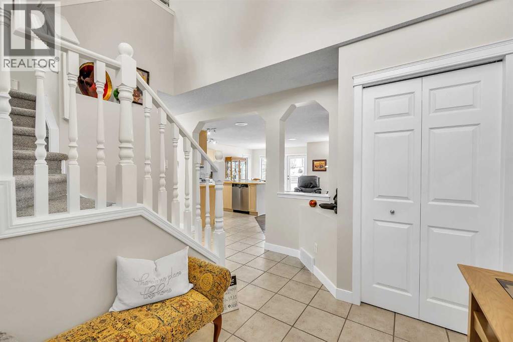 House for Sale in 103 Panamount Crescent NW|Calgary, Alberta T3K5L8 3