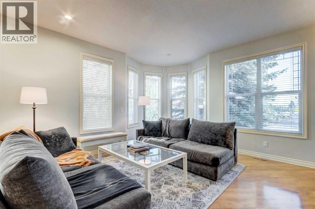 Row / Townhouse for Sale in 236 Somme Avenue SW|Calgary, Alberta T2T5J9 4