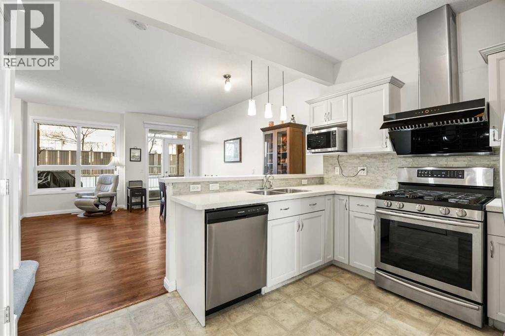 Row / Townhouse for Sale in 156 Royal Manor NW|Calgary, Alberta T3G5T6 2