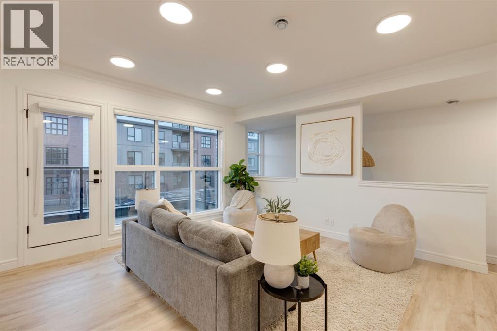 Row / Townhouse for Sale in 702, 4270 Norford Avenue NW|Calgary, Alberta T3B6A8 4