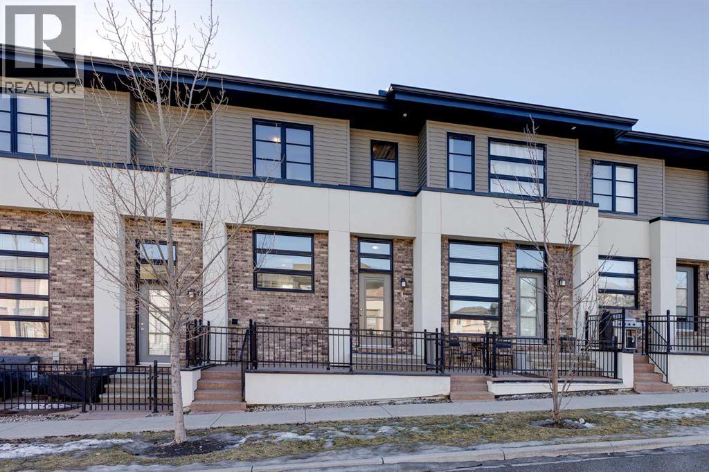 Row / Townhouse for Sale in 47 Aspen Hills Green SW|Calgary, Alberta T3H0R7