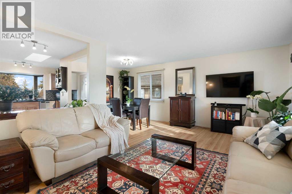 House for Sale in 308 Hunterbrook Place NW|Calgary, Alberta T2K4V8 5