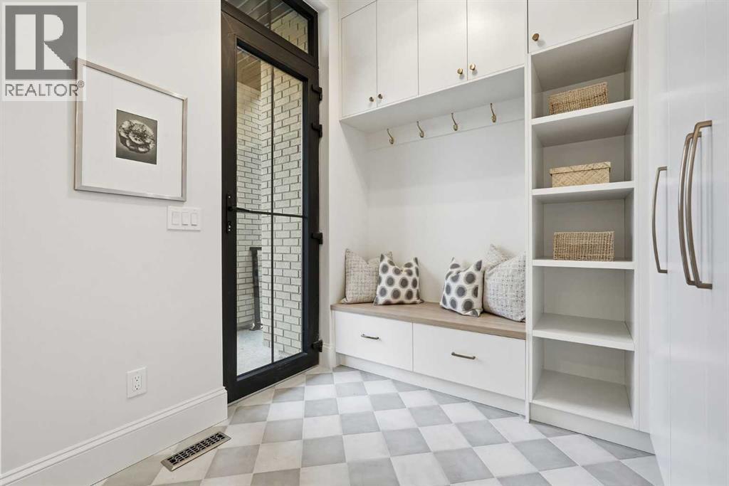 Duplex for Sale in 2009 28 Avenue SW|Calgary, Alberta T2T1K4 5