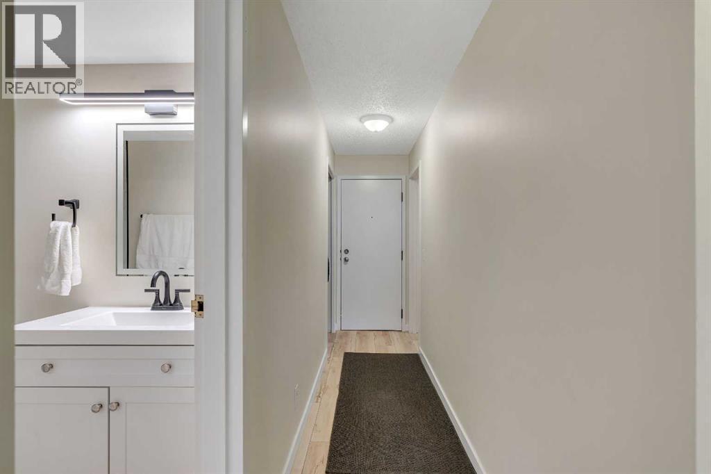 Apartment for Sale in 203, 1919 17 Avenue SW|Calgary, Alberta T2T0E9 3