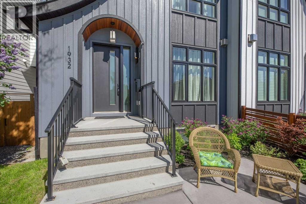 Duplex for Sale in 1932 27 Street SW|Calgary, Alberta T3E2E5 4