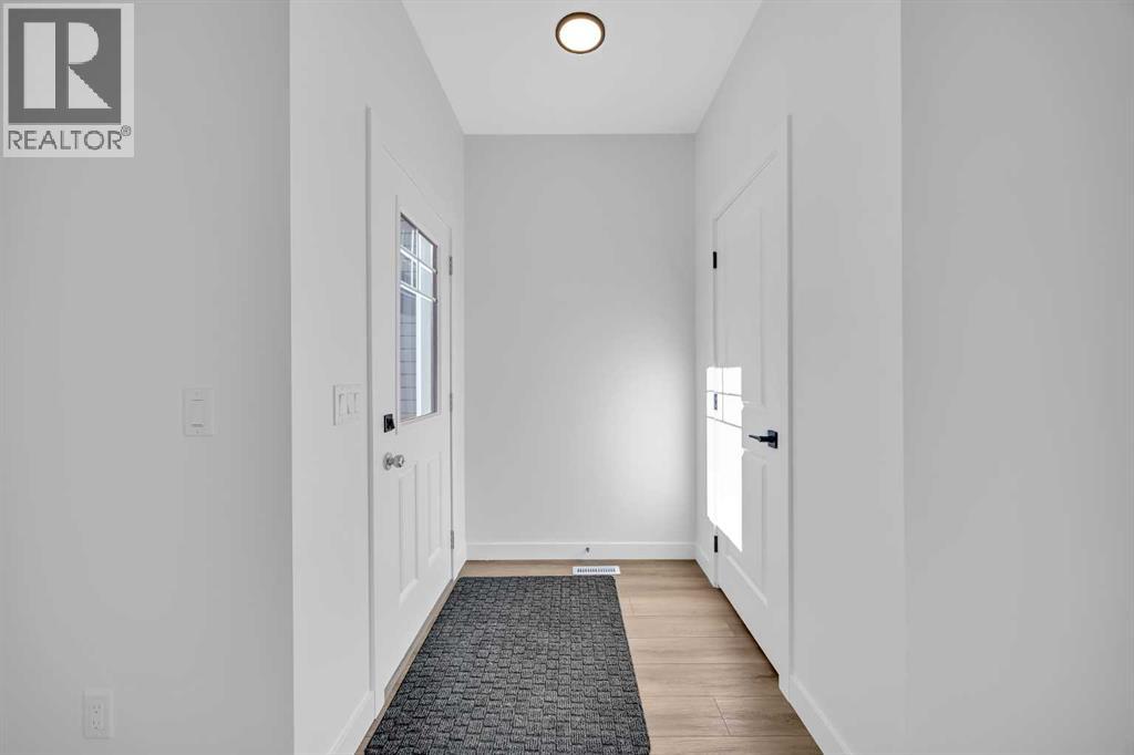 House for Sale in 14 Versant Path SW|Calgary, Alberta T2Y0Z5 3