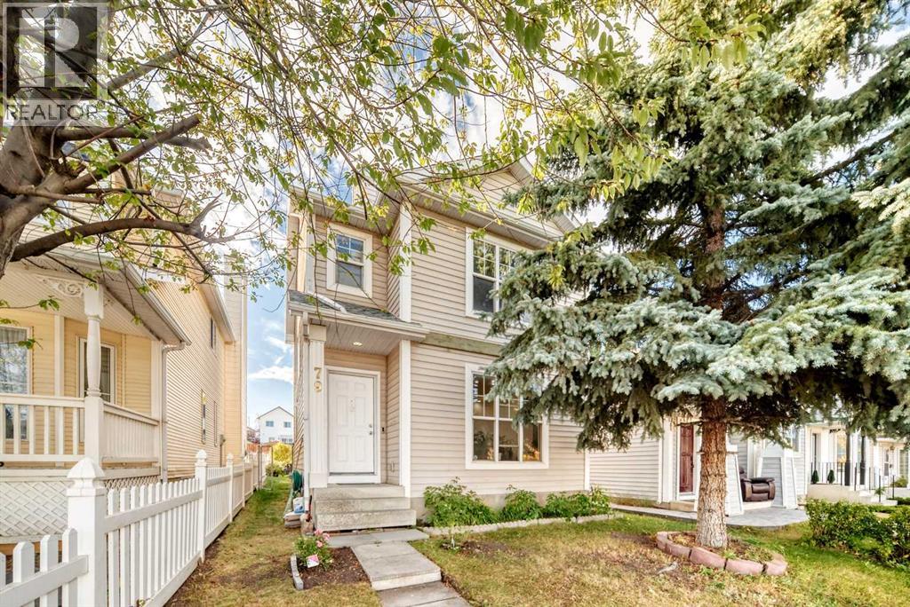 House for Sale in 79 Hidden Crescent NW|Calgary, Alberta T3A5L4 2