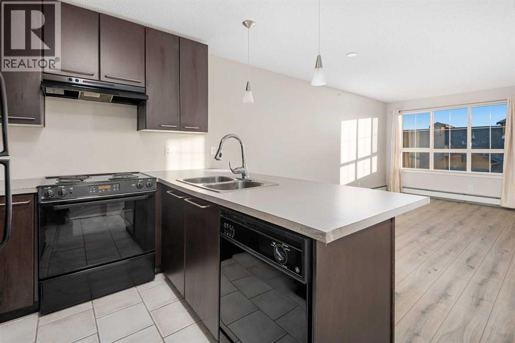 Apartment for Sale in 456, 35 Richard Court SW|Calgary, Alberta T3E7N9 4