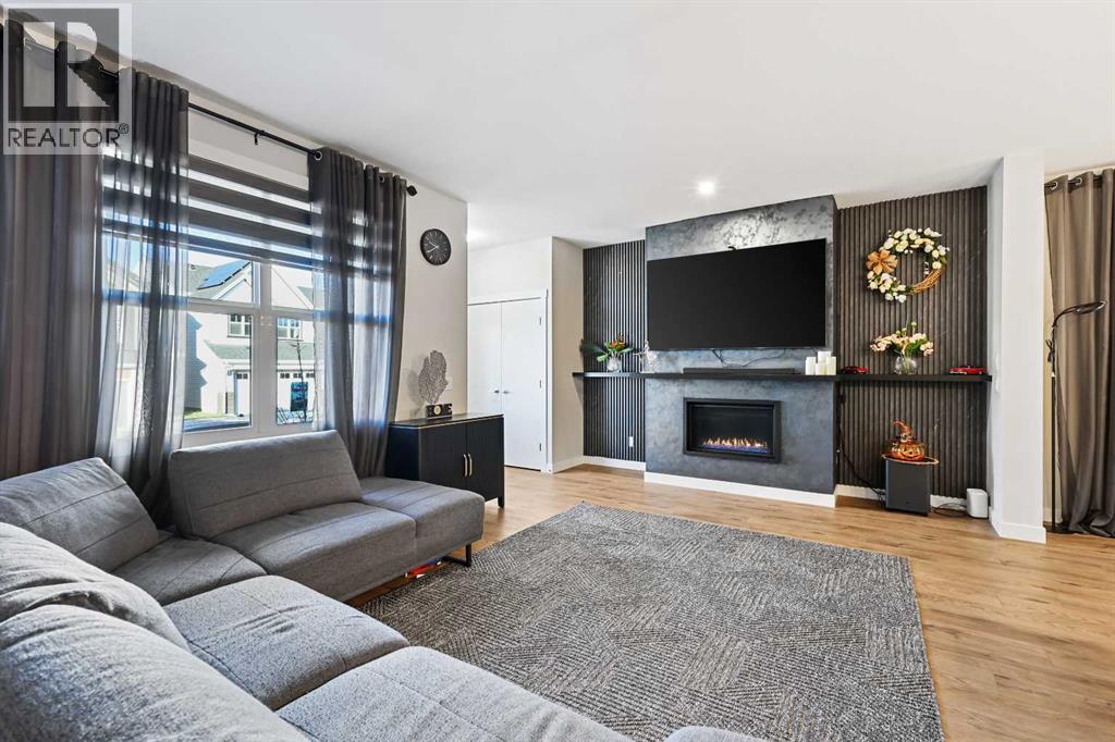 House for Sale in 128 Setonstone Gardens SE|Calgary, Alberta T3M3V6 5