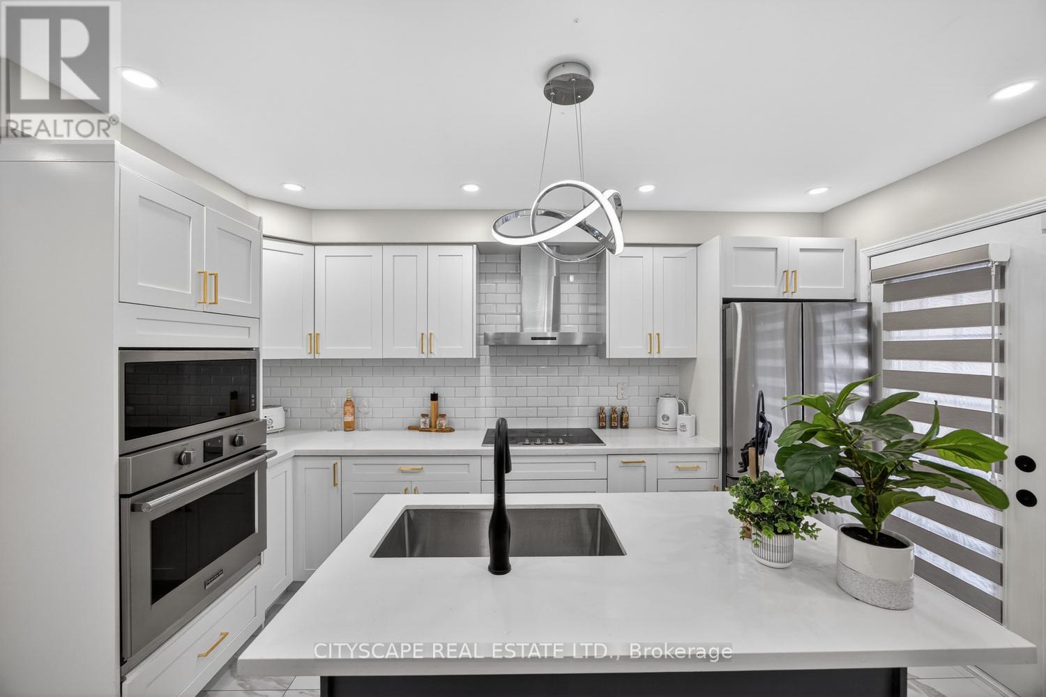 Row / Townhouse for Sale in 67 - 601 SHORELINE DRIVE|Mississauga (Cooksville), Ontario L5B4K7