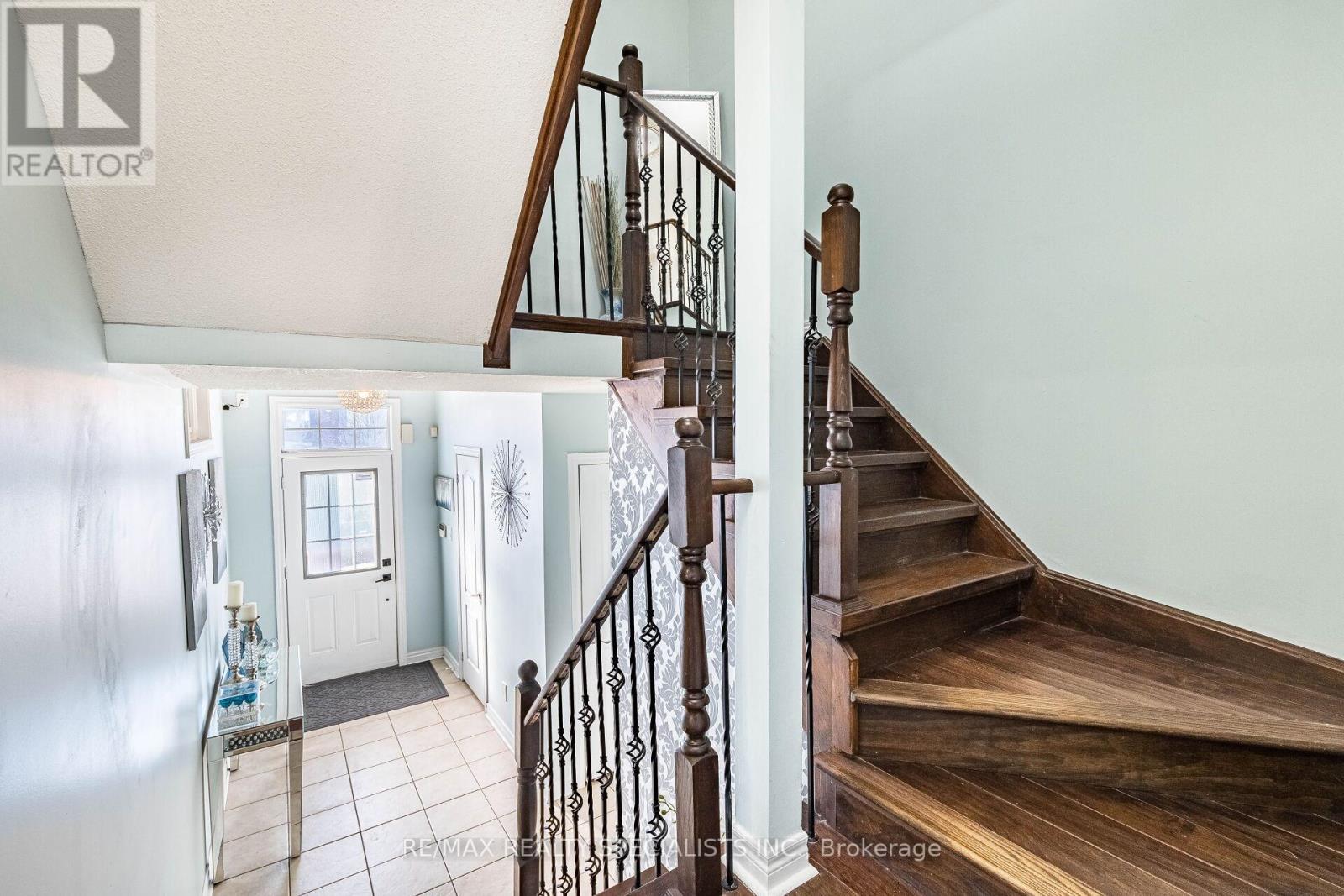 Row / Townhouse for Sale in 43 PEFFERLAW CIRCLE|Brampton (Bram West), Ontario L6Y0L6 5