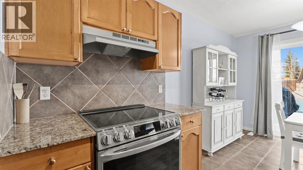 House for Sale in 158 Covemeadow Road NE|Calgary, Alberta T3K6E7 5