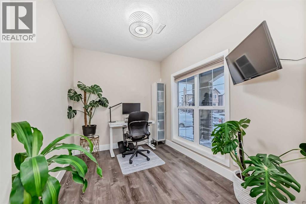 Row / Townhouse for Sale in 4 Quarry Lane SE|Calgary, Alberta T2C5N4 4