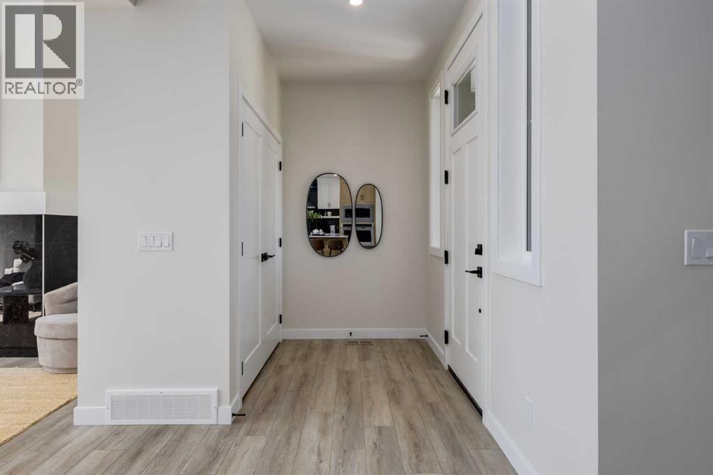 House for Sale in 48 Treeline Lane SW|Calgary, Alberta T2Y0S2 2