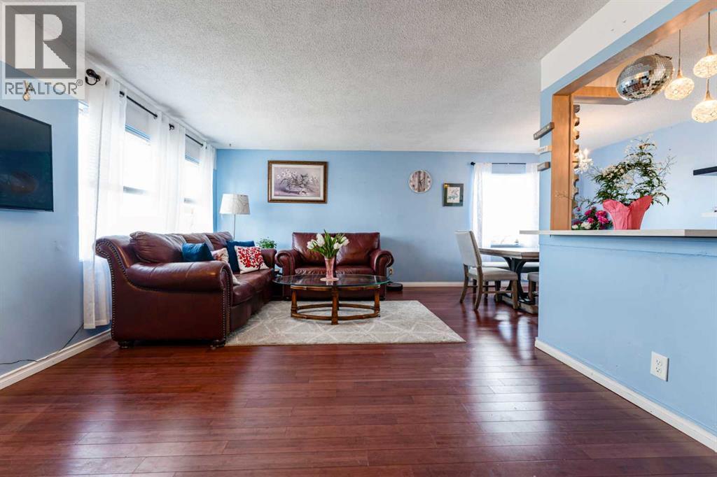 House for Sale in 314 Olympia Crescent SE|Calgary, Alberta T2C1G7 3