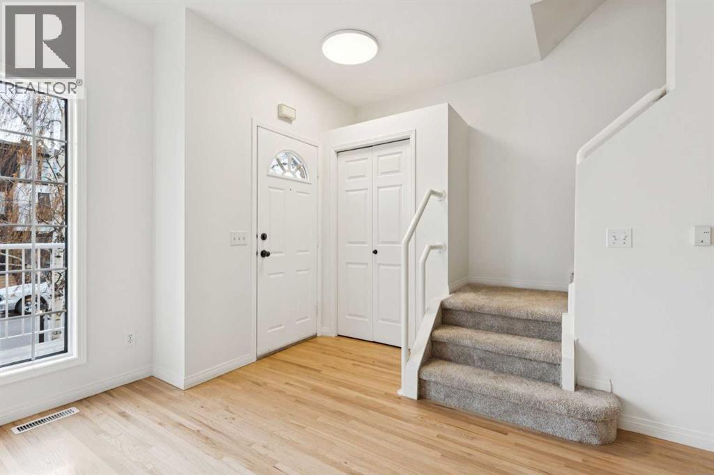 Row / Townhouse for Sale in 3330 19 Avenue SW|Calgary, Alberta T3E7G2 3