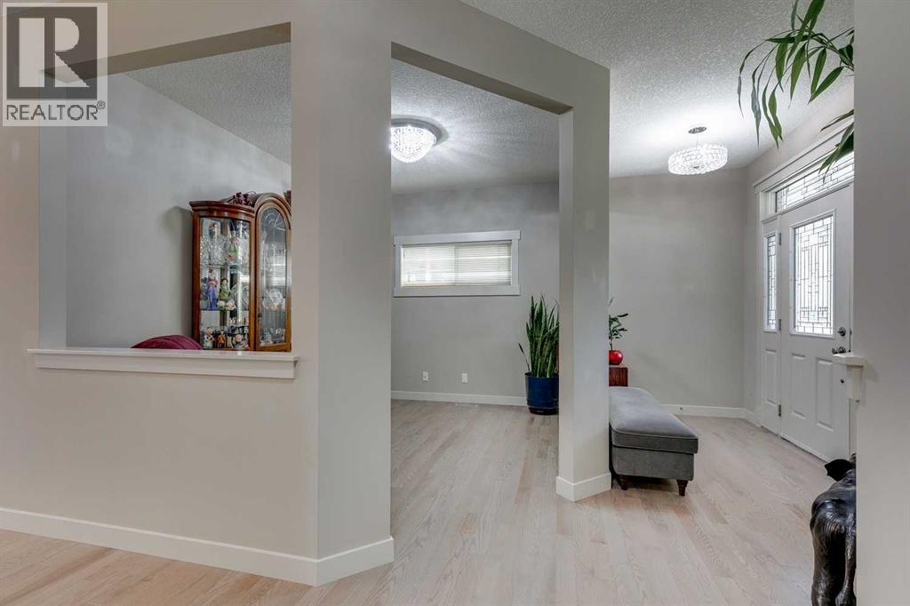 House for Sale in 95 Evansdale Common NW|Calgary, Alberta T3P0E6 3