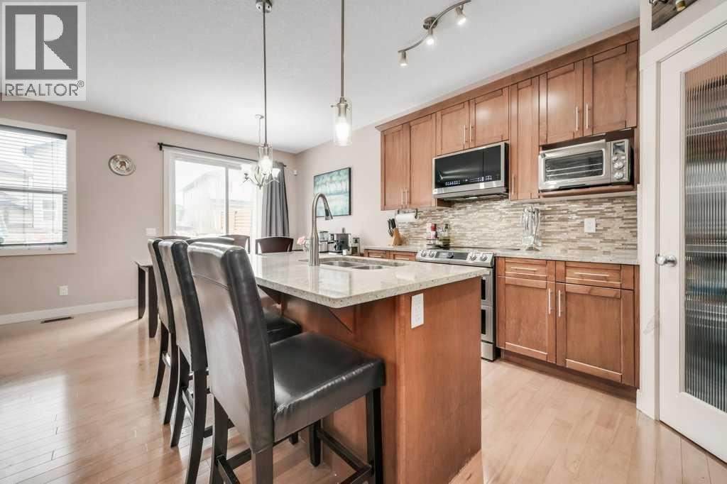 House for Sale in 234 Covebrook Court NE|Calgary, Alberta T3K0M8 2