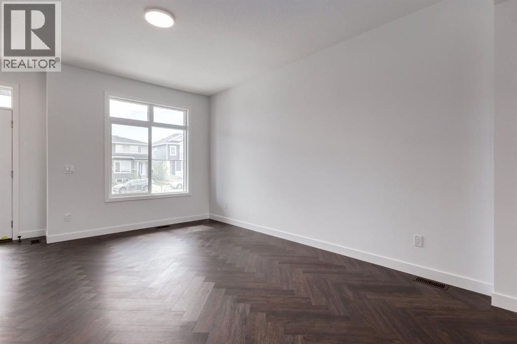 Row / Townhouse for Sale in 291 Sora Boulevard SE|Calgary, Alberta T3S0M1 5