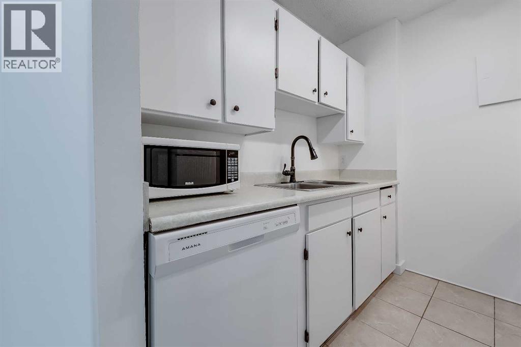 Apartment for Sale in 901, 4944 Dalton Drive NW|Calgary, Alberta T3A2E6 3