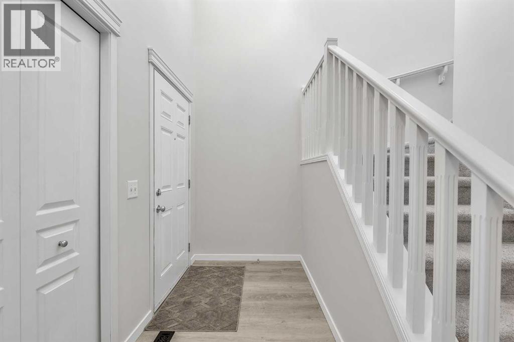 House for Sale in 368 New Brighton Place SE|Calgary, Alberta T2Z4W6 2