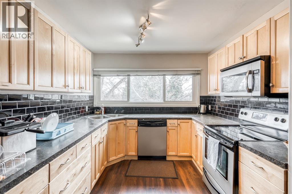 Apartment for Sale in 210, 8231 Elbow Drive SW|Calgary, Alberta T2V1K6 5