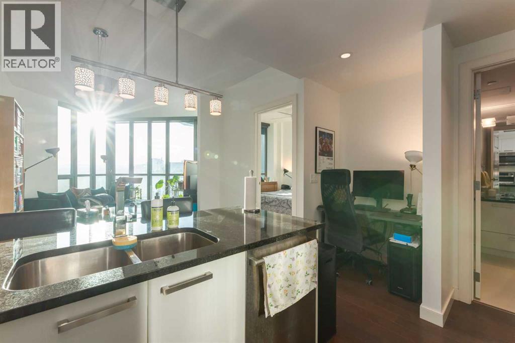 Apartment for Sale in 2509, 225 11 Avenue SE|Calgary, Alberta T2G0G3 2