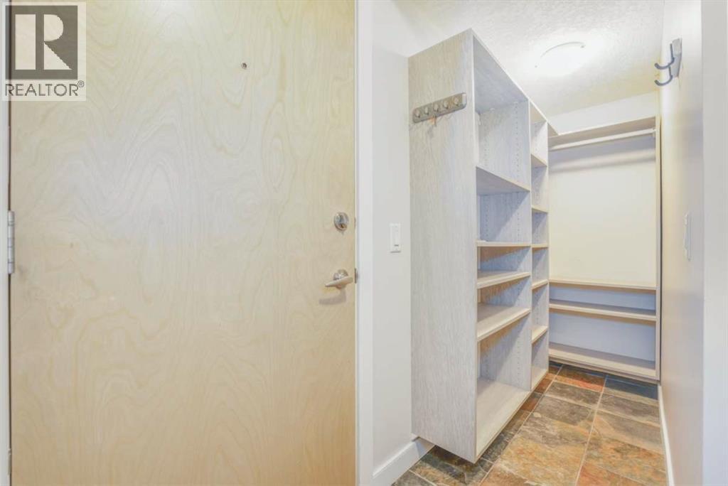 Apartment for Sale in 105, 123 24 Avenue SW|Calgary, Alberta T2S0J8 4