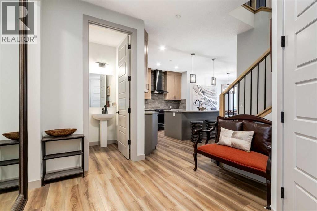 House for Sale in 167 Hotchkiss Manor SE|Calgary, Alberta T3S0G5 4