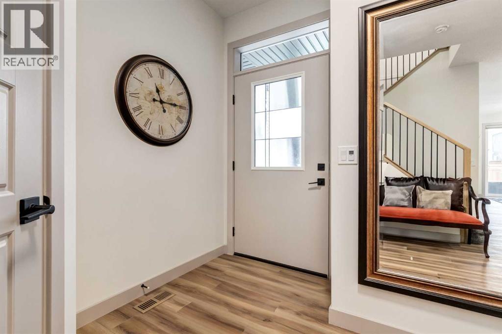 House for Sale in 167 Hotchkiss Manor SE|Calgary, Alberta T3S0G5 2