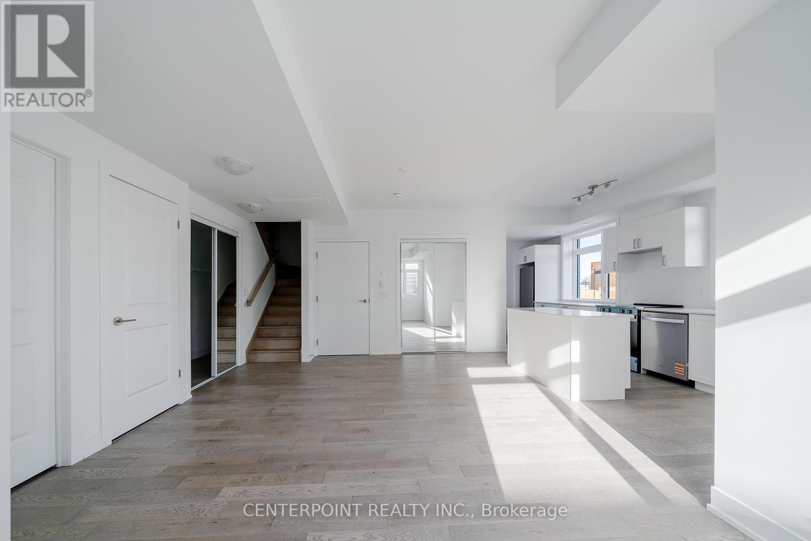 Row / Townhouse for Sale in 233 - 1060 DOUGLAS MCCURDY COMMON|Mississauga (Lakeview), Ontario L5G0C6 3