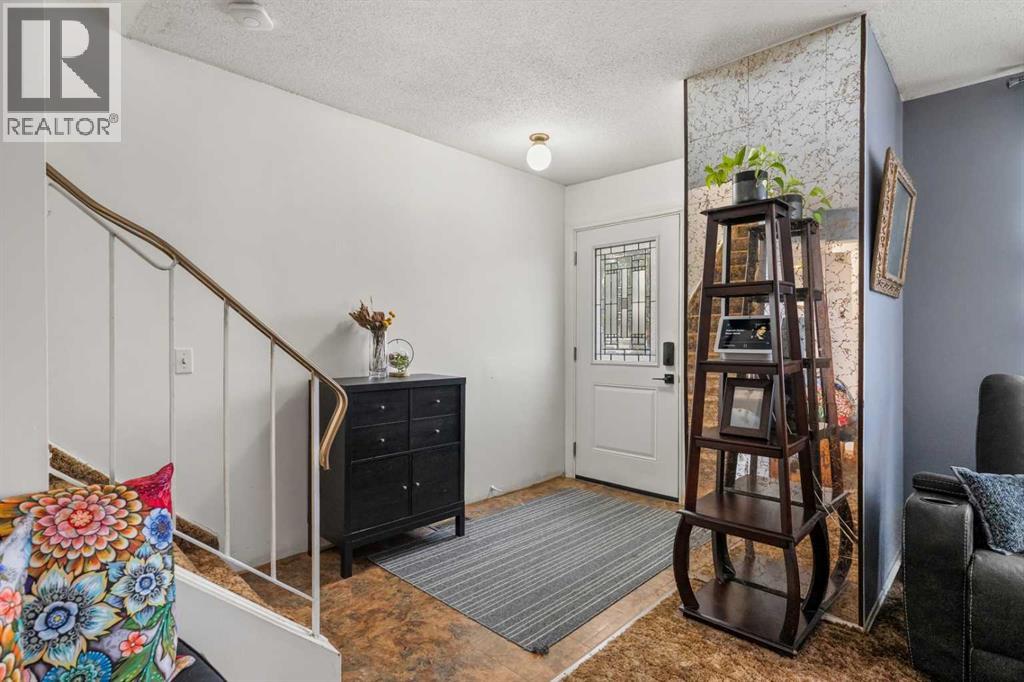 Duplex for Sale in 48 Marbank Place NE|Calgary, Alberta T2A4H5 5