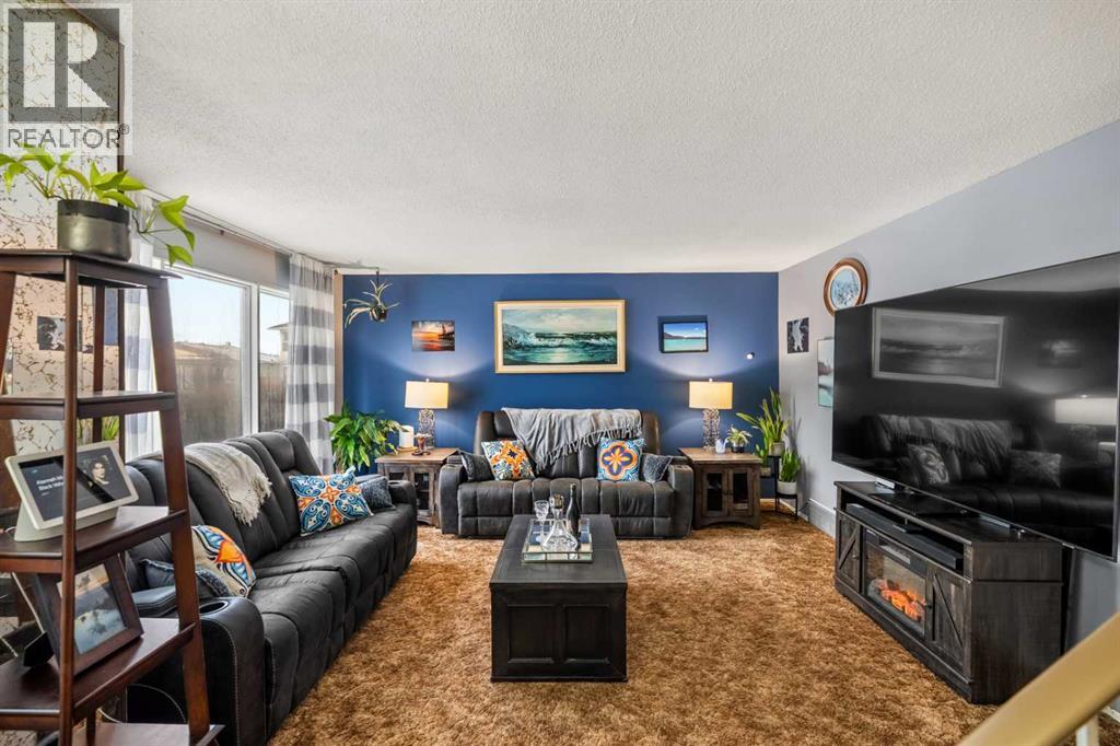 Duplex for Sale in 48 Marbank Place NE|Calgary, Alberta T2A4H5 2