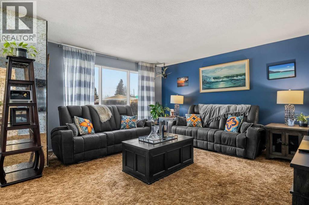 Duplex for Sale in 48 Marbank Place NE|Calgary, Alberta T2A4H5 3