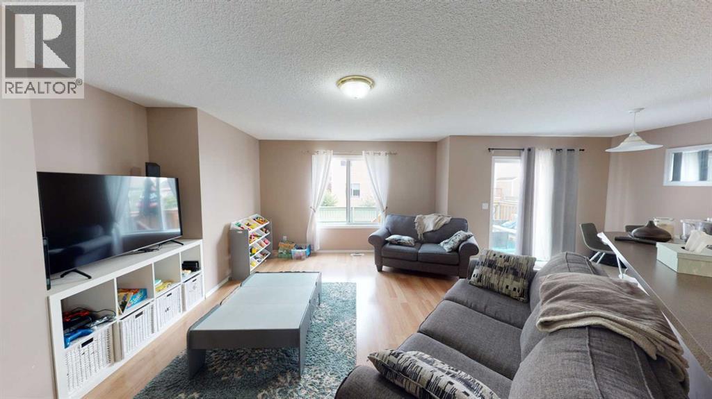 House for Sale in 91 Royal Elm Way NW|Calgary, Alberta T3G5M3 3