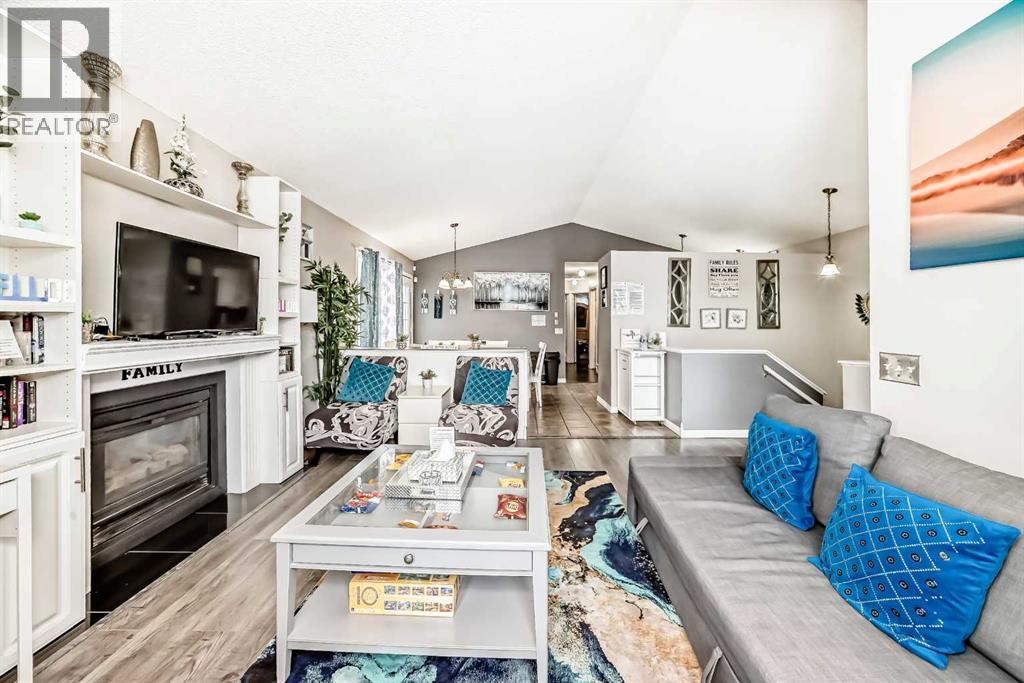 House for Sale in 33 Martinridge Road NE|Calgary, Alberta t3j3l4 3