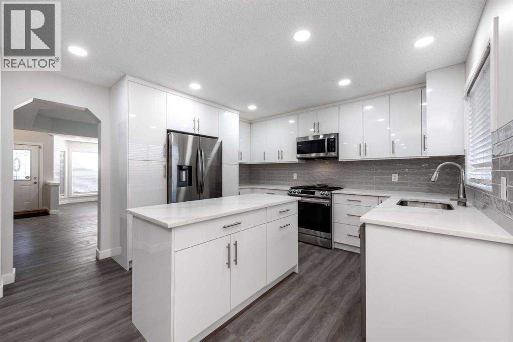 House for Sale in 83 Cranleigh Common SE|Calgary, Alberta T3M1G7 5