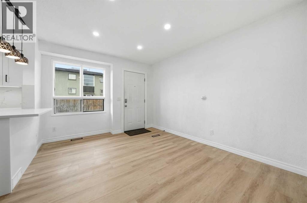 Row / Townhouse for Sale in 3, 2804 17 Avenue SW|Calgary, Alberta T3E6K8 4