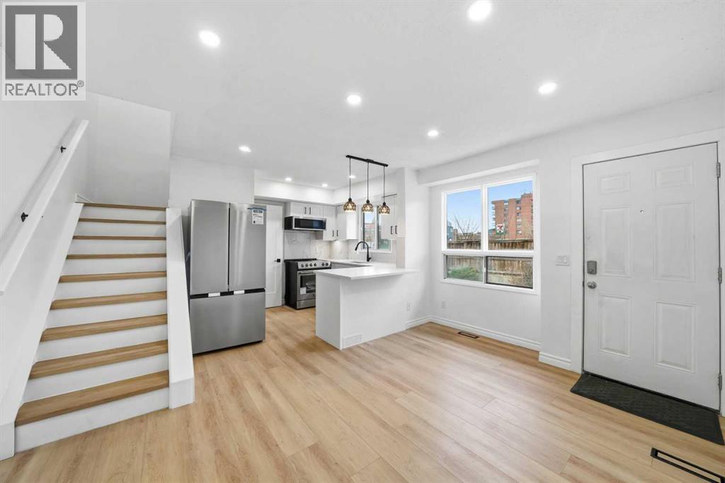 Row / Townhouse for Sale in 3, 2804 17 Avenue SW|Calgary, Alberta T3E6K8 5