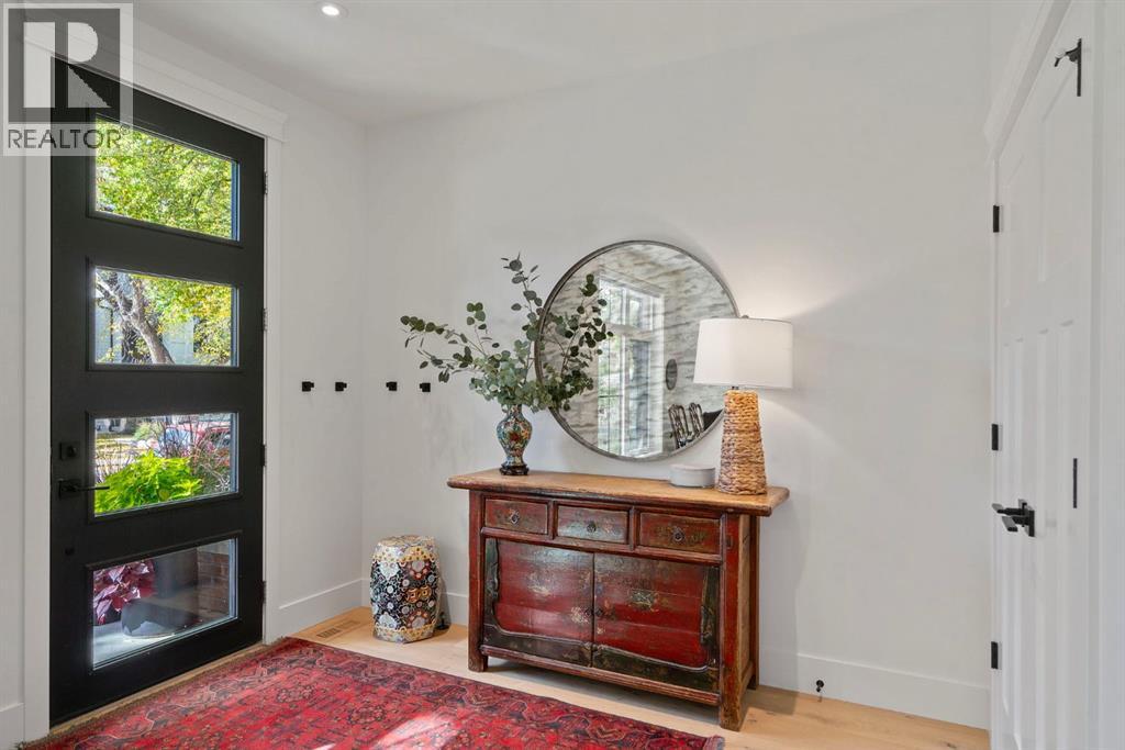 Duplex for Sale in 2818 36 Street SW|Calgary, Alberta T3E3A1 3