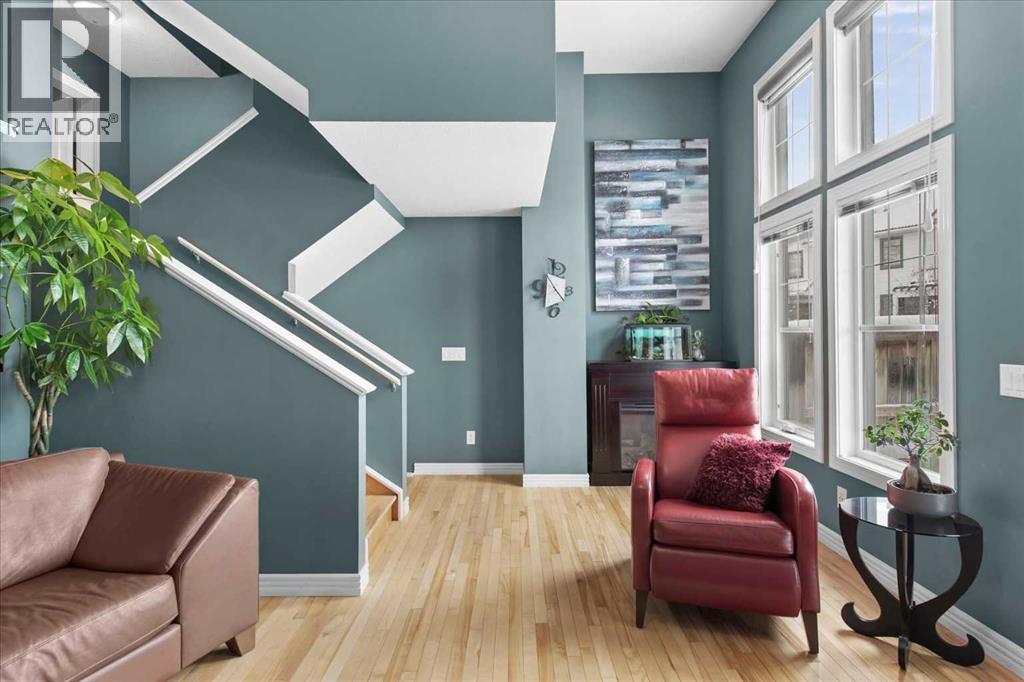 Row / Townhouse for Sale in 8910 Royal Oak Way NW|Calgary, Alberta T3G6B4 5